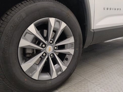 Used 2025 Chevrolet Equinox LT FWD image 31