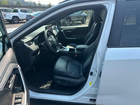 Used 2023 Toyota RAV4 XSE AWD/4WD image 14