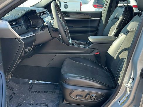 New 2026 Jeep Grand Cherokee Laredo image 12