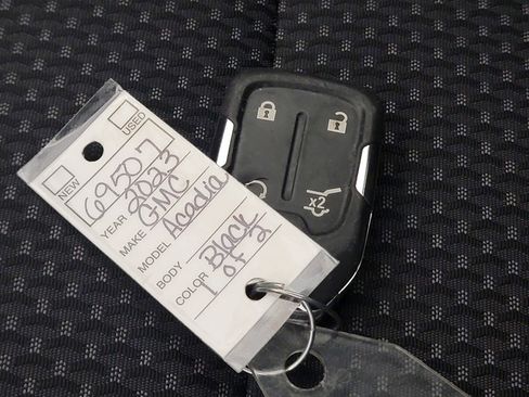 Used 2023 GMC Acadia SLE w/ Driver Convenience Package image 36