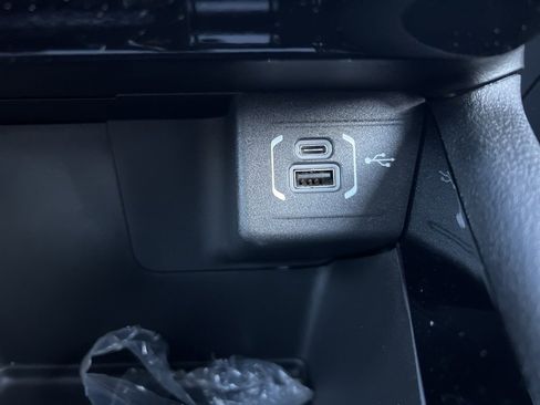 New 2026 Jeep Compass Limited image 30