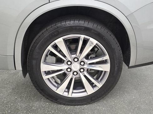 Certified 2025 Cadillac XT6 Premium Luxury AWD/4WD image 30