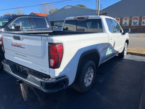 Used 2021 GMC Sierra 1500 SLE w/ Preferred Package image 3