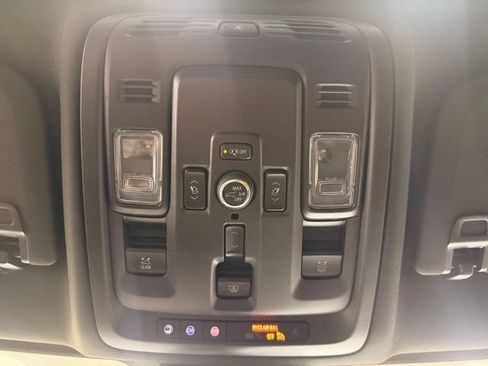 Used 2025 GMC Yukon Denali w/ Denali Reserve Package AWD/4WD image 48