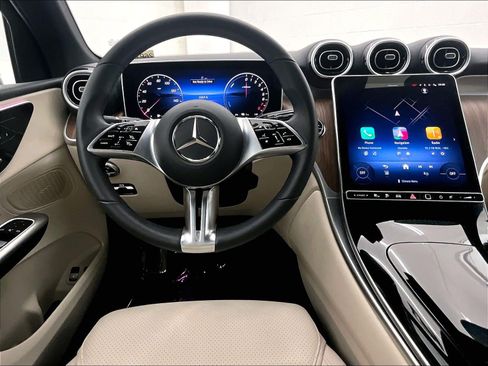 Certified 2025 Mercedes-Benz GLC 350e 4MATIC image 4