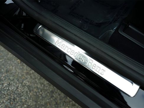 Used 2023 Mercedes-Benz GLC 300 4MATIC w/ Exclusive Trim Package image 21