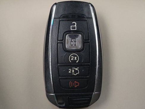 Used 2017 Lincoln MKZ Select w/ Select Plus Package FWD image 32