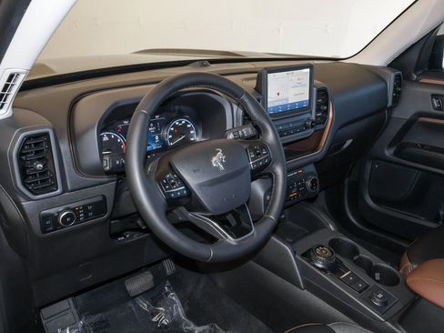 Certified 2024 Ford Bronco Sport Outer Banks w/ Tech Package AWD/4WD image 21
