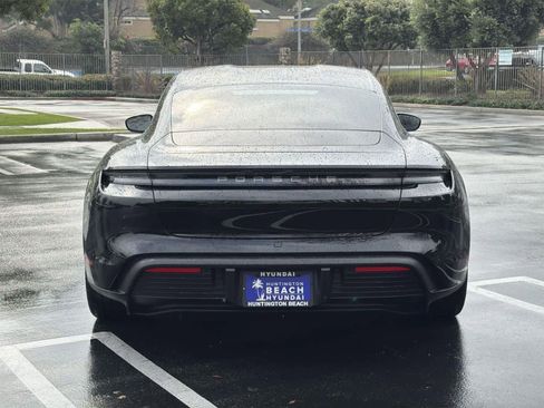 Used 2022 Porsche Taycan image 5