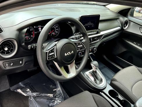 Certified 2023 Kia Forte LXS w/ LXS Technology Package image 18