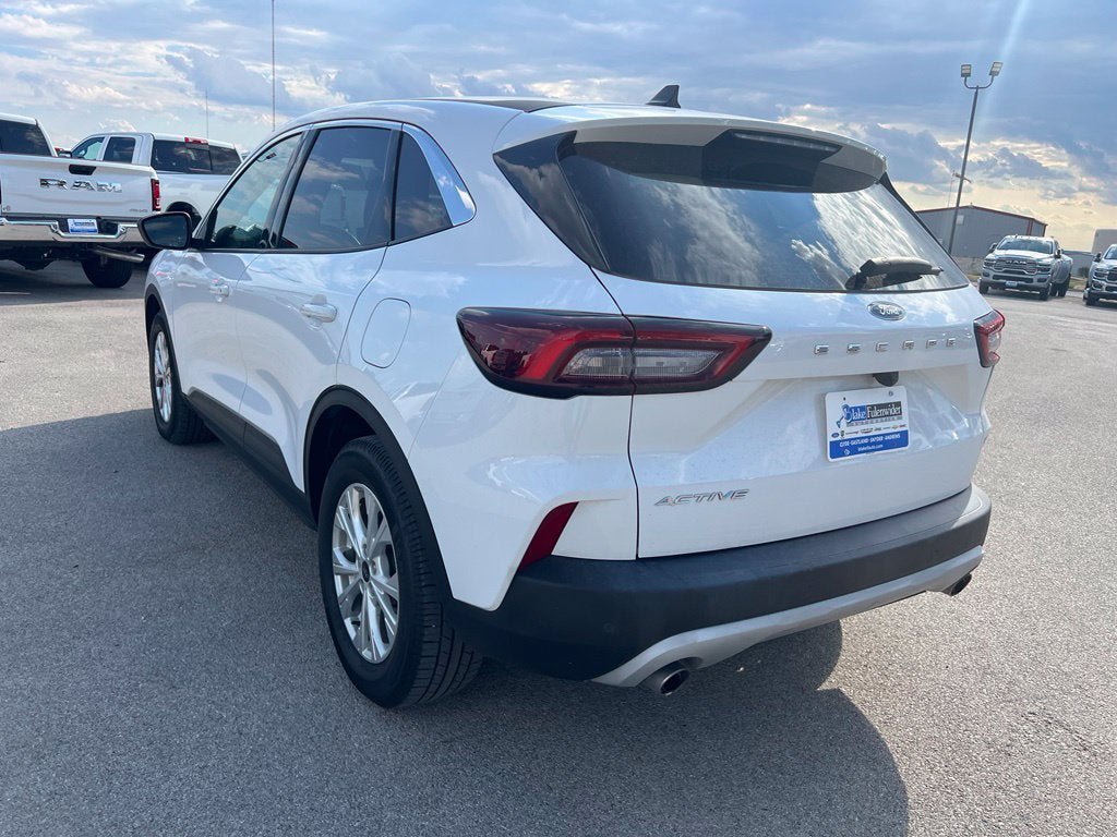 Used 2023 Ford Escape Active w/ Tech Pack #1 FWD image 3