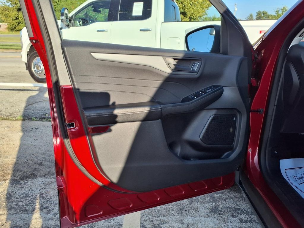 Used 2023 Ford Escape Active FWD image 17