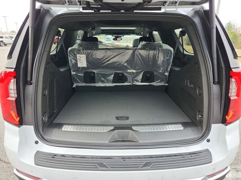 New 2026 GMC Yukon XL Denali w/ Sun & Power Step Package image 8