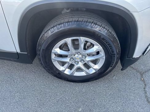 Used 2018 Chevrolet Traverse LT w/ LPO, Black Accent Package AWD/4WD image 30