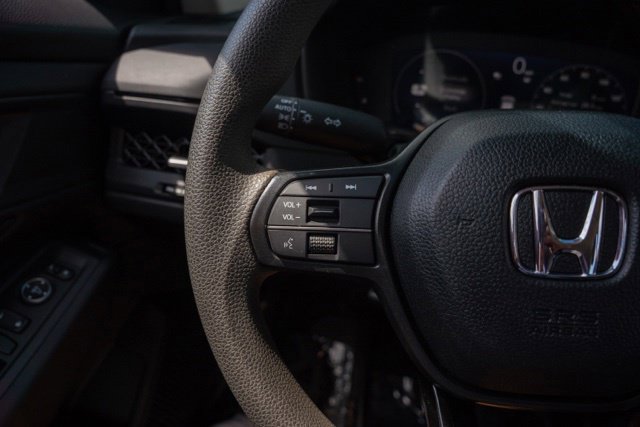 Used 2025 Honda Accord SE image 23