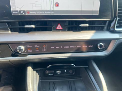 Certified 2023 Kia Sportage EX AWD/4WD image 55