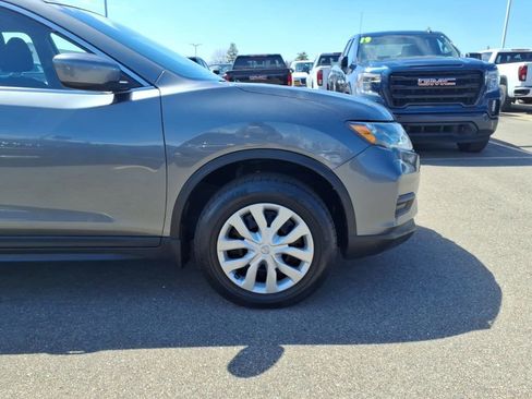 Used 2019 Nissan Rogue S image 23