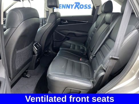 Used 2016 Kia Sorento SX image 22