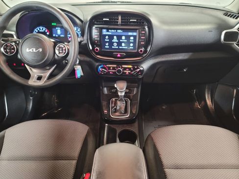 Used 2022 Kia Soul LX image 19