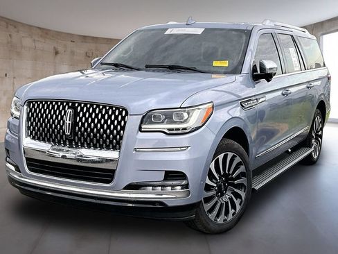 Used 2024 Lincoln Navigator L Black Label AWD/4WD image 13