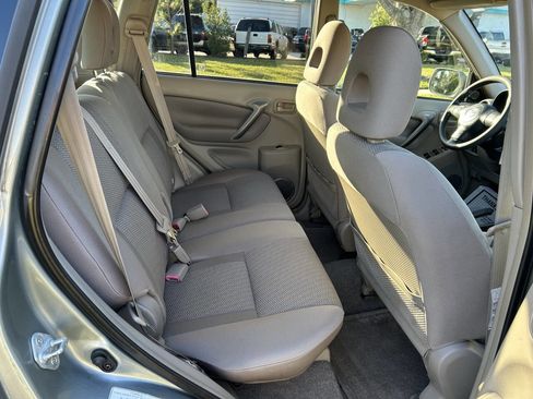 Used 2004 Toyota RAV4 2WD image 14