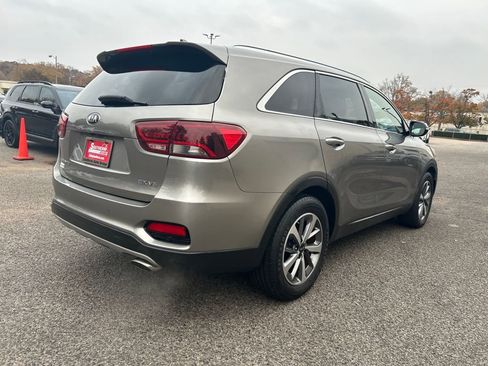 Used 2019 Kia Sorento EX w/ EX Touring Package image 6