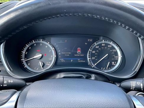 Used 2020 Toyota Highlander Limited FWD image 13