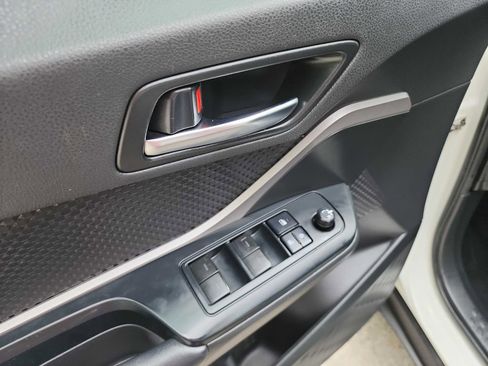 Used 2021 Toyota C-HR LE image 14