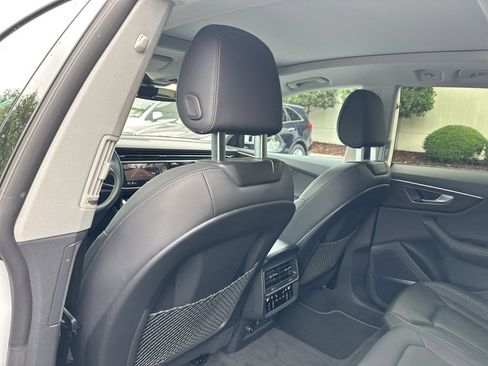 Used 2023 Audi Q8 Premium Plus image 12