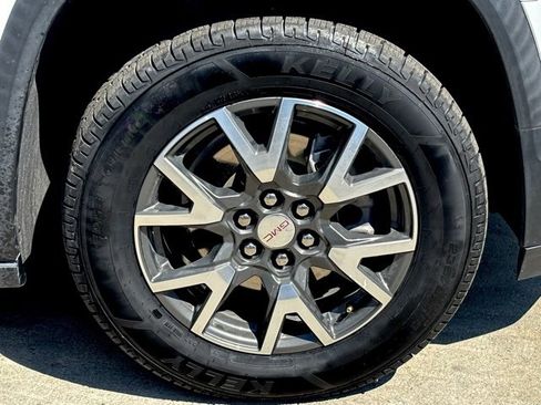 Certified 2022 GMC Acadia SLE w/ Driver Convenience Package image 25
