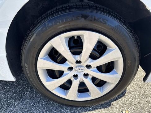 Used 2022 Toyota Corolla LE image 31