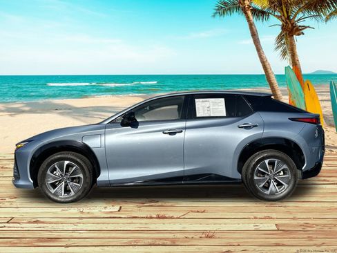 Used 2023 Lexus RZ 450e Premium w/ Technology Package image 2