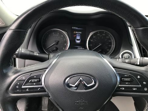 Used 2023 INFINITI Q50 Luxe image 9