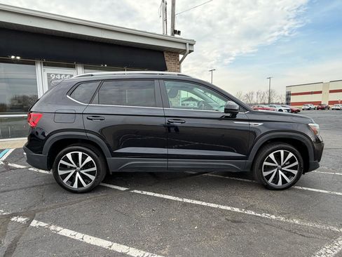 Used 2024 Volkswagen Taos SE FWD image 6