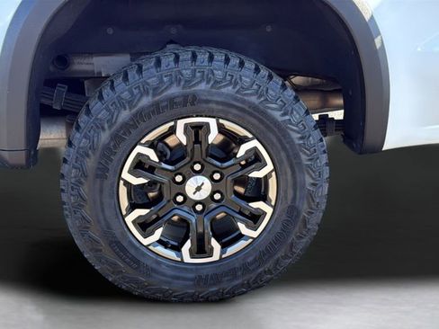 Used 2023 Chevrolet Silverado 1500 ZR2 AWD/4WD image 17