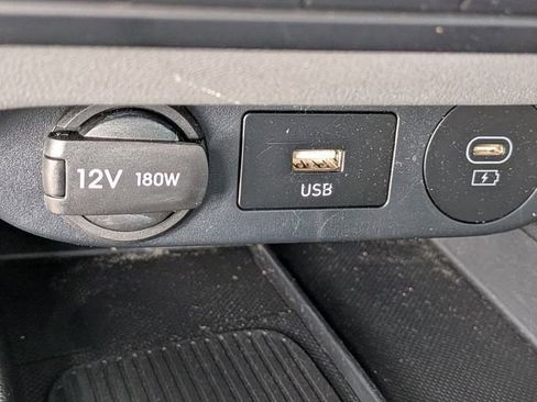 Certified 2025 Hyundai Elantra SEL FWD image 22