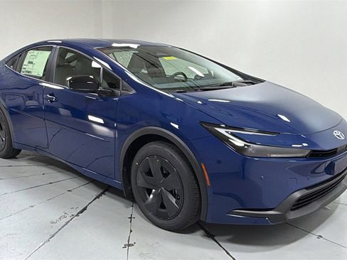 New 2026 Toyota Prius LE image 3