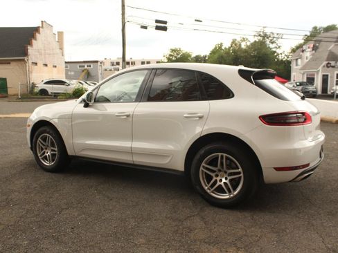 Used 2018 Porsche Macan w/ Premium Package Plus AWD/4WD image 9