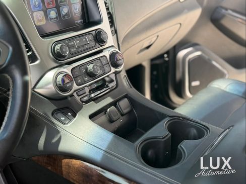 Used 2020 Chevrolet Suburban LT RWD image 35