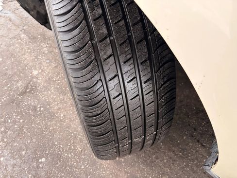 Used 2014 Lincoln MKX AWD w/ Equipment Group 102A image 42