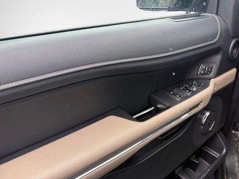 Used 2024 Ford Expedition Max Limited image 12