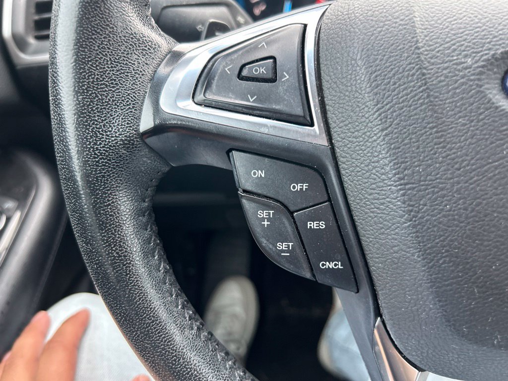 Used 2018 Ford Edge SEL FWD image 21