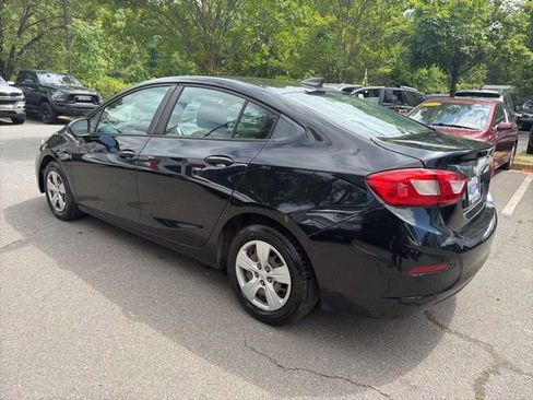 Used 2017 Chevrolet Cruze LS FWD image 4