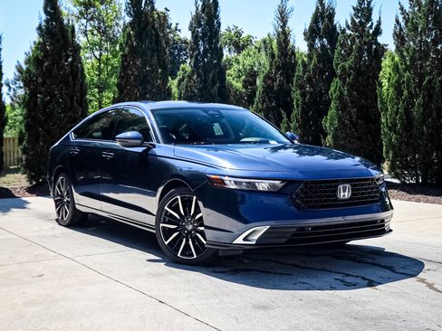New 2026 Honda Accord Touring image 2