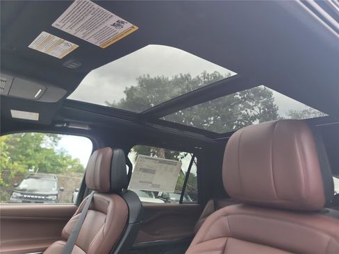 New 2026 Lincoln Navigator Reserve image 17