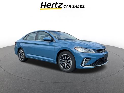 Used 2025 Volkswagen Jetta SE image 1