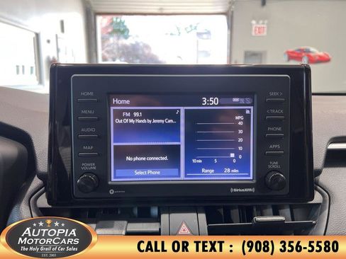 Used 2021 Toyota RAV4 LE image 30