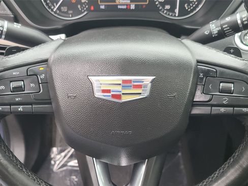 Used 2019 Cadillac XT4 Premium Luxury AWD/4WD image 16