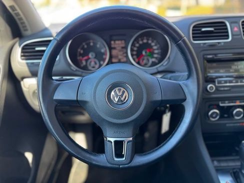 Used 2013 Volkswagen Golf 4-Door FWD image 29