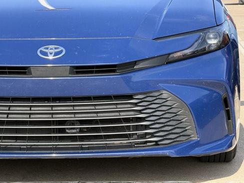 Used 2025 Toyota Camry LE FWD image 9